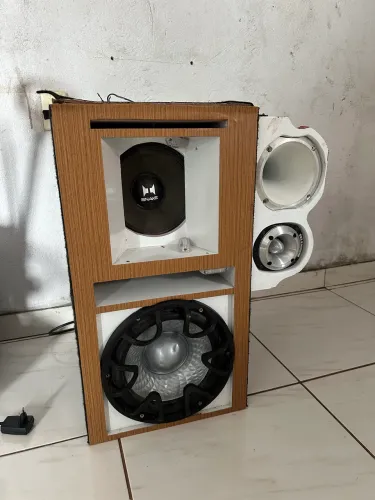 CAIXA DE SOM BOB/TRIO MUITO FORTE (PIONEER GOLFINHO)