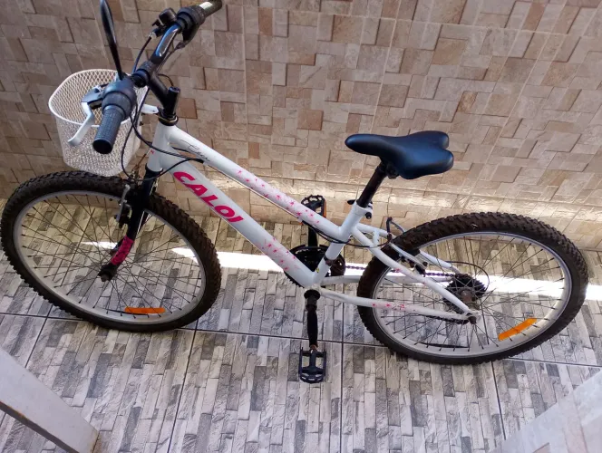 Bicicleta Caloi, aro 24, feminina, usada, em perfeito estado de uso