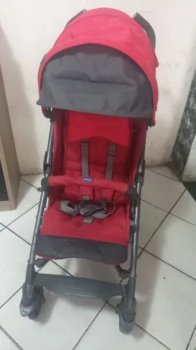 Carrinho de bebê guarda chuva Chicco liteway