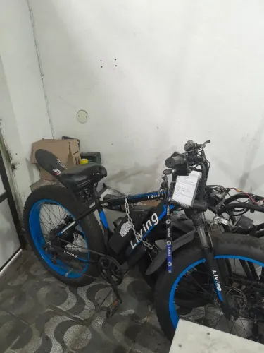 E-BIKE LIVING ELÉTRICA ( TROCO POR IPHONE XR MAIOR+VOLTA)