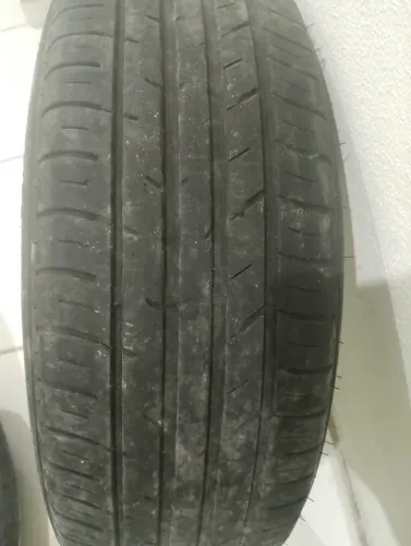 Vendo 2 pneus aro 15 185/65 Firestone