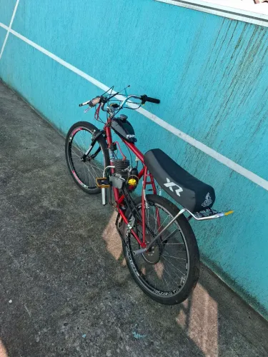 Vendo ou Troco Bicicleta Motorizada 100cc vermelha aro 26
