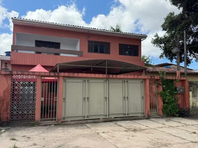 Casa 3 quartos, 1º andar/180m², no coração do Engenho do Meio. Localização privilegiada