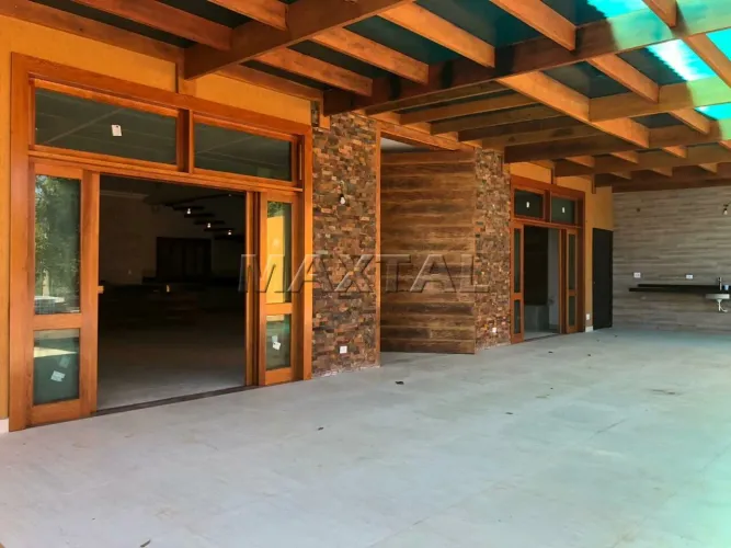 Casa em Condomínio Mairiporã com 5 Dormitórios (5 suítes), 7 banheiro e 6 vagas.