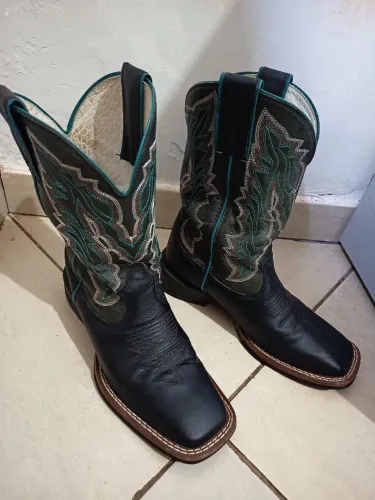 Bota Country DGO