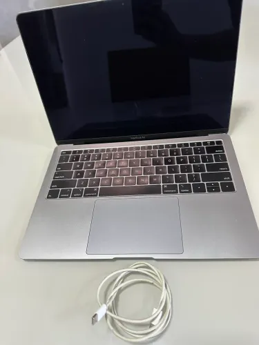MacBook Air 13 2019  16GB RAM Intel i5 SSD  R$2.700,00 avista 