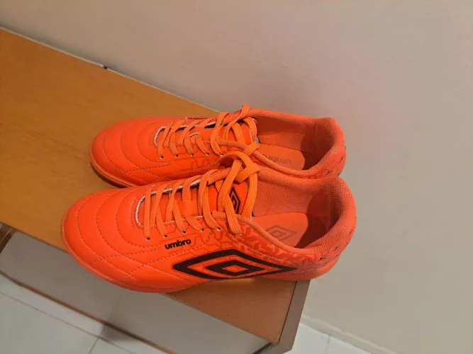 Chuteira da Umbro