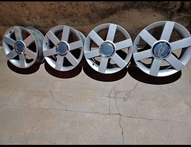Vendo ou troco aro 17 tala 7 