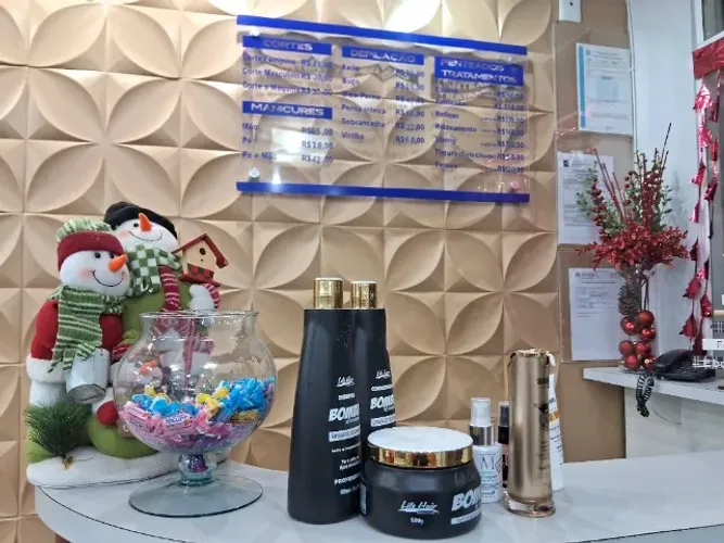Salão de beleza precisa de manicure. Situado próximo a praça seca. Comissão de 50% 