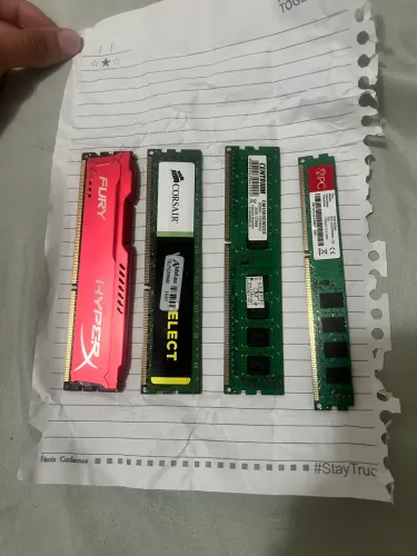 4 pentes de memórias RAM