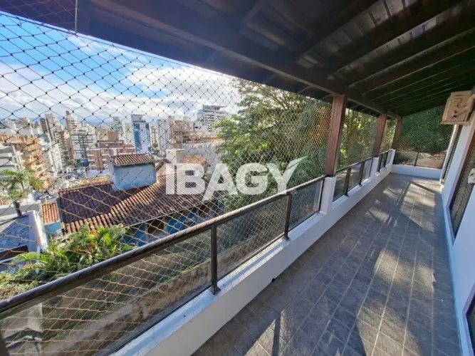 Excelente Casa 6 dormitório(s) em Centro - Florianópolis