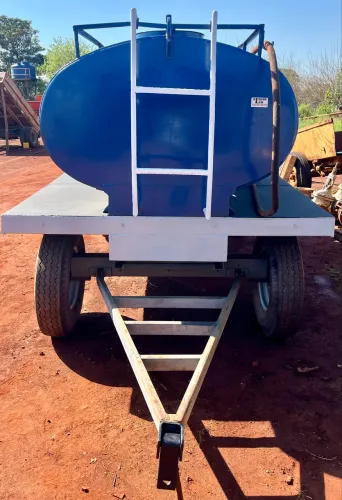 Tanque 3300L bomba e motor a Diesel 
