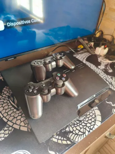 Playstation 3 Desbloqueado, HD 500GB, com dois controles