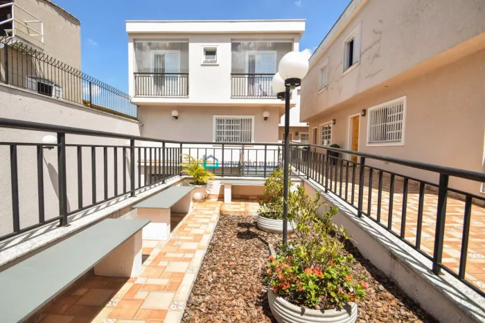 Casa 107,52 m²,seminova em condomínio fechado, 3Quartos, Suíte, 2 Vagas +Deposito! Prox Me
