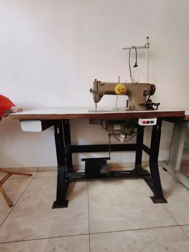 MÁQUINA DE COSTURA