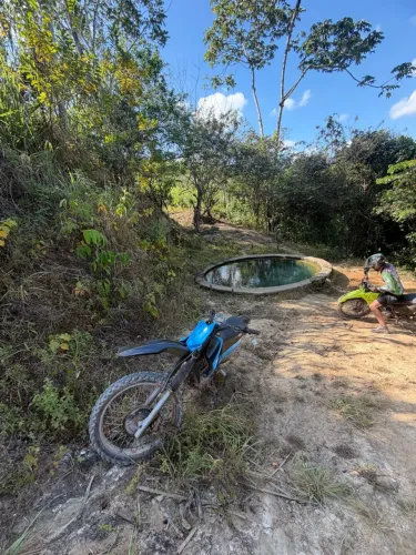 Honda XR 200 R pra trilha