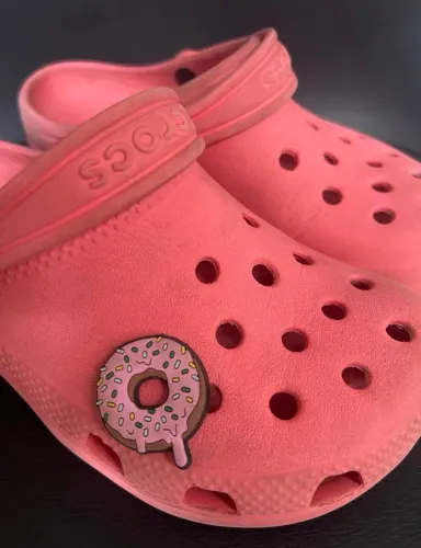 crocs infantil original na cor rosa c13