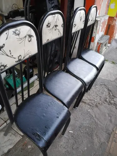8 cadeiras e uma mesa entrega