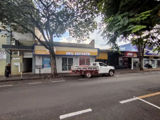 Salão Comercial e casa ao lado à venda, 221,40 m² por R$ 1.750.000 - Centro - Sarandi/PR