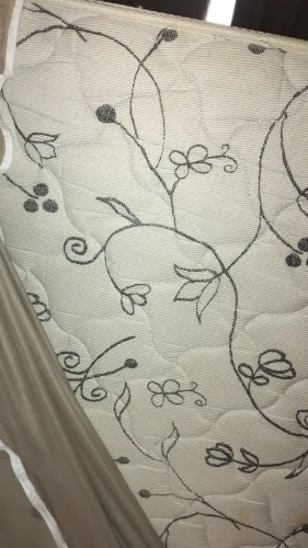 Cama box baú com colchão SEMI NOVA!