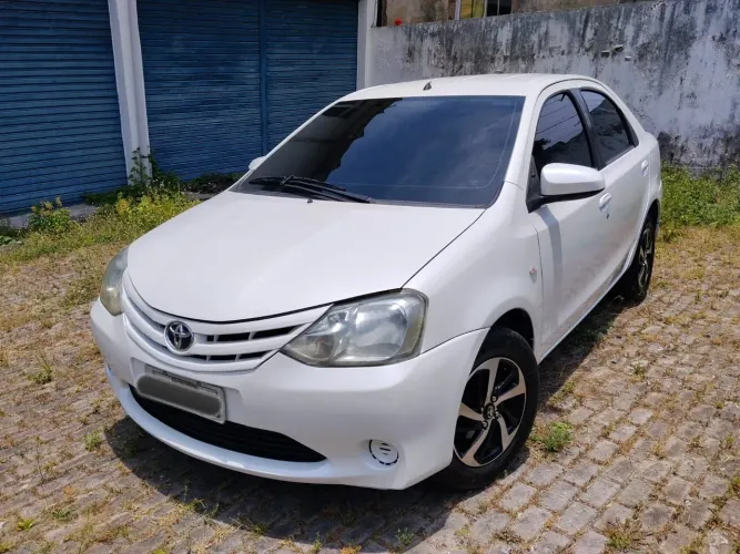 Toyota Etios XS Sedan 1.5 Flex 16V 4P Mec. 2015