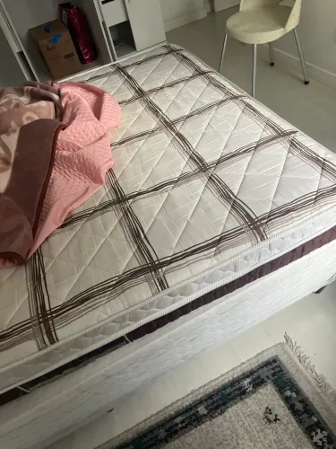 Colchão casal com base !