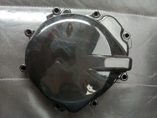 Vendo Uma Tampa do Estator da Suzuki 1000