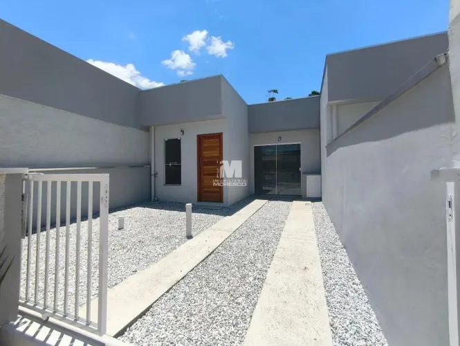 Casa à venda em Guabiruba, Lajeado Baixo  1 suíte + 2 dormitórios, cômodos amplos e garage