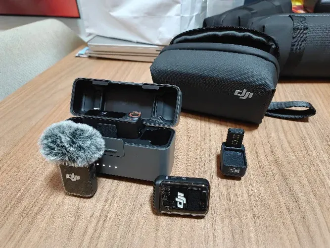 DJI Mic 2 - Kit Completo com 2 Transmissores + 1 Receptor + Case + Adaptador Sony