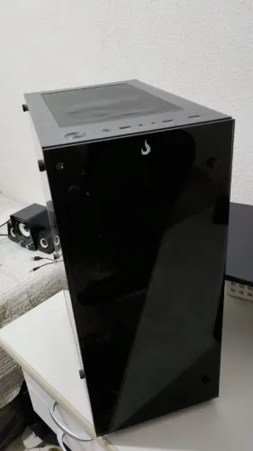 Computador com mesa