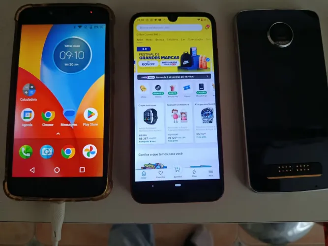 3 Motorolas , E 6 Plus Dual, E 4 Plus Perfeito + Motorola Razer