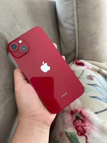 Vendo iPhone 13 vermelho 