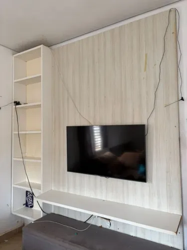 Vendo Painel de tv 1,78 largura 2,53 altura 