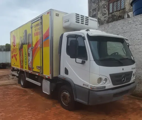 M. BENZ / ACELLO 815 COM BAÚ REFRIGERADO