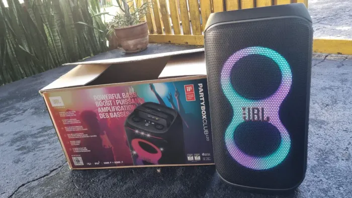 JBL PARTY BOX 120  OU TROCO POR ALGO MESMO VALOR