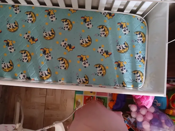 vende se berço com rodinhas semi novo acompanha o colchão ótimo estado $500.00
