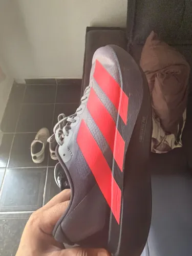 Vendo tênis ADIDAS EVO SL