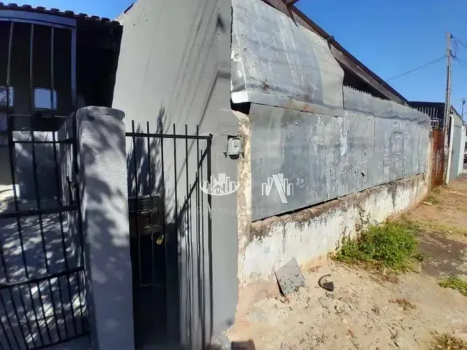Casa com 2 Quartos para alugar, 60 m² por R$ 1.550/mês - Jardim Pacaembu - Londrina/PR