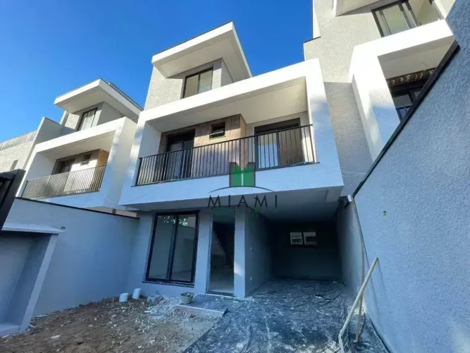 Sobrado com 3 dormitórios à venda, 136 m² por R$ 825.000,00 - Cajuru - Curitiba/PR