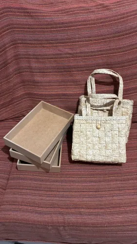     Bandeja MDF e Bolsa de Palha para Cestas e Presentes