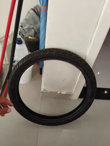 Pneu dianteiro biz michelin
