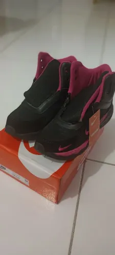 Tênis Feminino Nike Preto/Pink 38