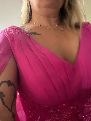 Vestido novo de casamento bordado com manga capa