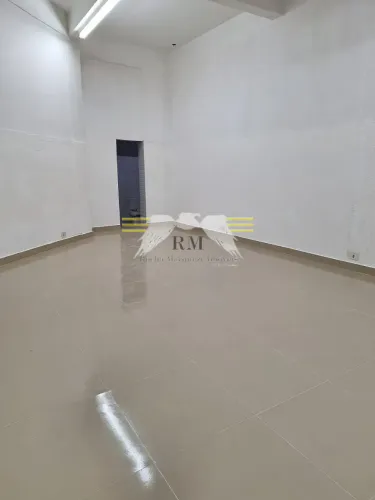 SALÃO COMERCIAL PARA LOCAÇÃO -52m² - BANHEIRO -ÁREA DE SERVIÇO -PORTA ELETRÔNICO -PÉ DIREI
