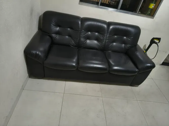 Sofá 3 e 2 lugares courino