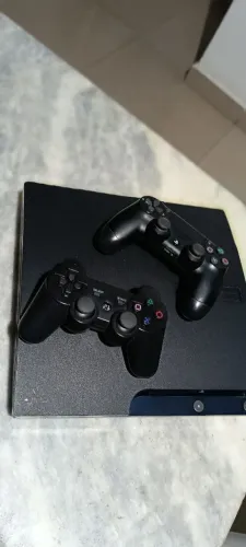 PS3 Slim 160GB HEN + 2 Controles + Cabos