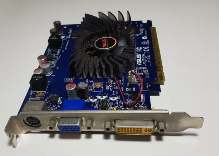 Placa De Vídeo Asus En8400gs Silent/htp/512mb Ddr2