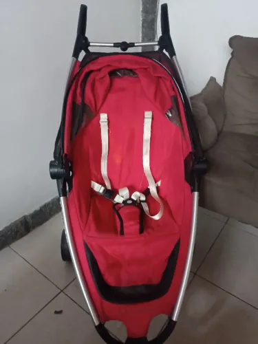 Carrinho de bebê Quinny