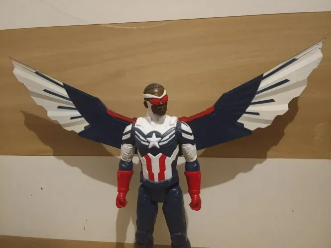 Sam Wilson novo capitão América boneco 