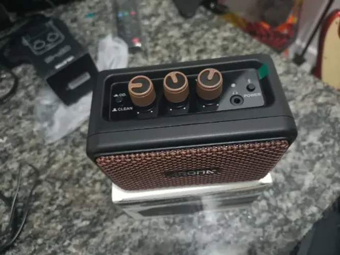 Amplificador de guitarra Aroma AG-04